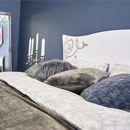 Designer Apartment In The Center Lviv Extérieur photo