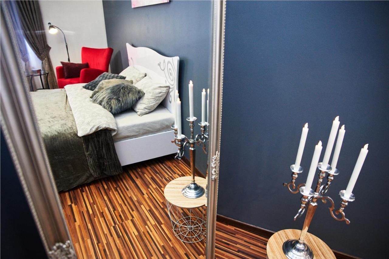 Designer Apartment In The Center Lviv Extérieur photo