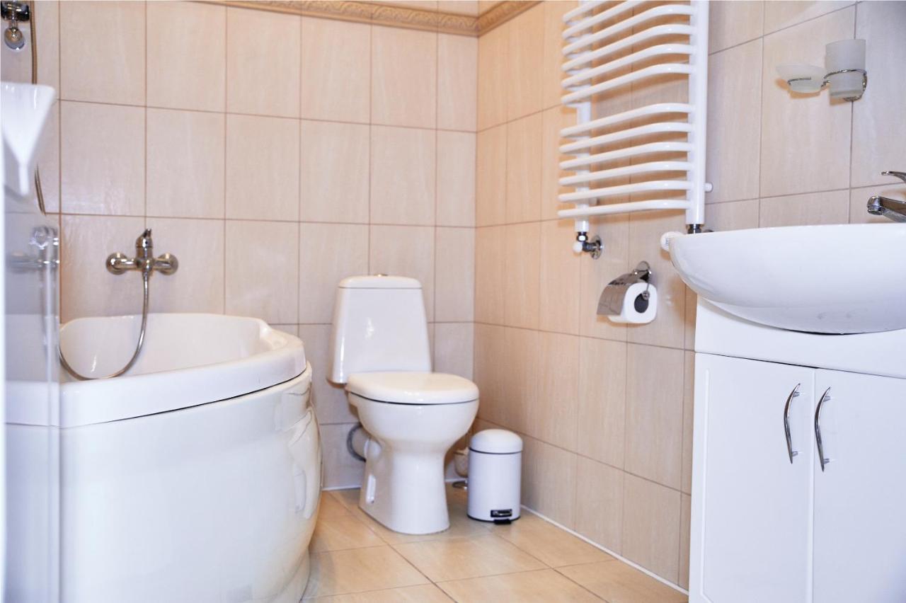 Designer Apartment In The Center Lviv Extérieur photo