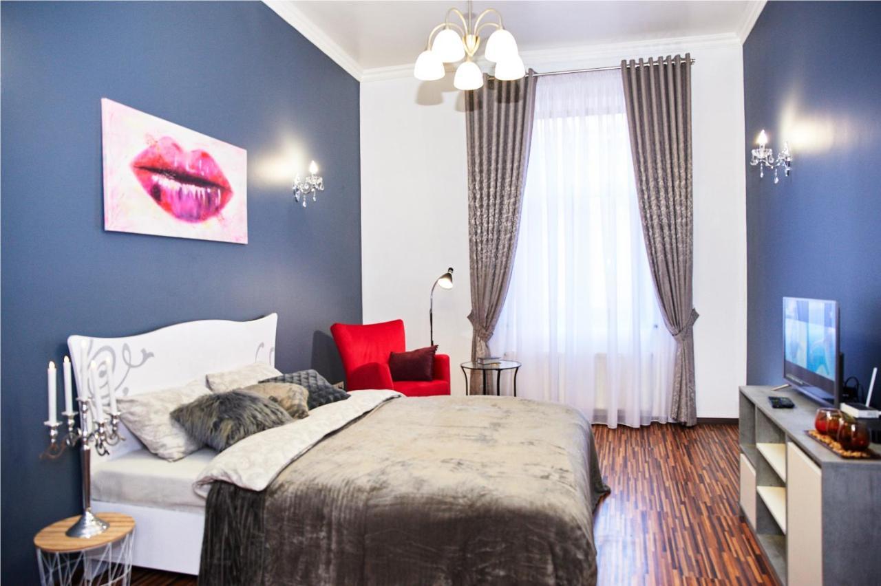Designer Apartment In The Center Lviv Extérieur photo