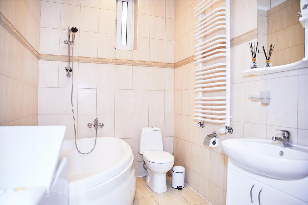 Designer Apartment In The Center Lviv Extérieur photo