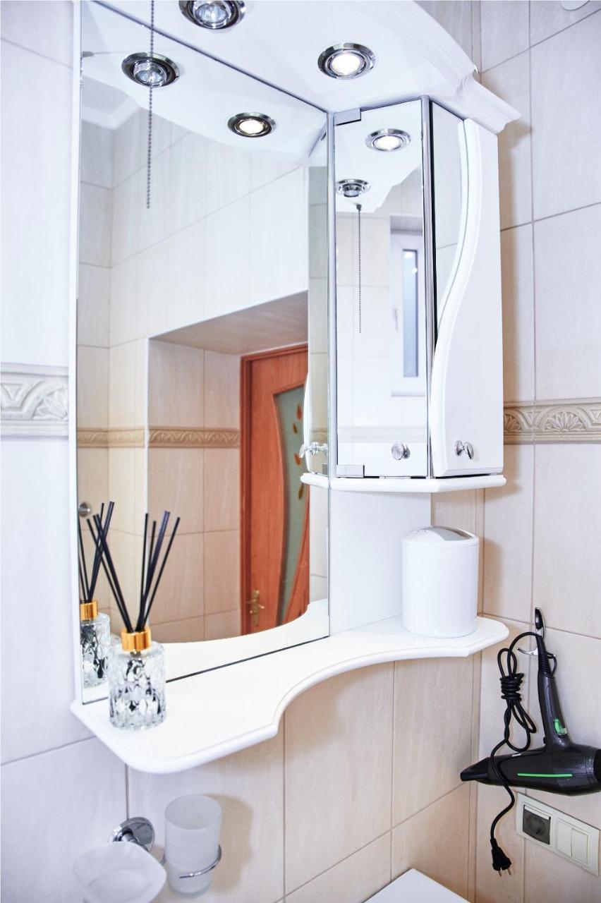 Designer Apartment In The Center Lviv Extérieur photo