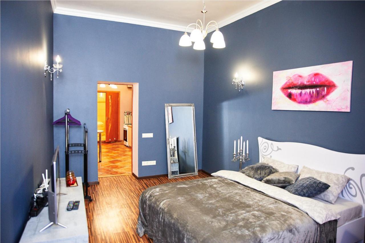 Designer Apartment In The Center Lviv Extérieur photo