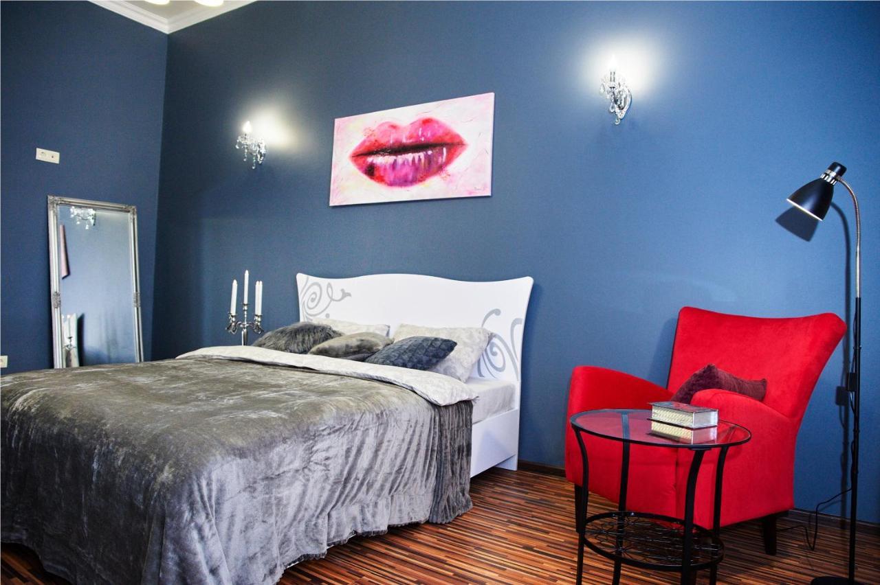 Designer Apartment In The Center Lviv Extérieur photo