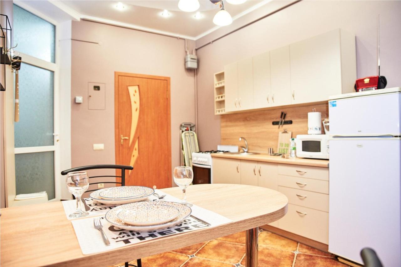 Designer Apartment In The Center Lviv Extérieur photo