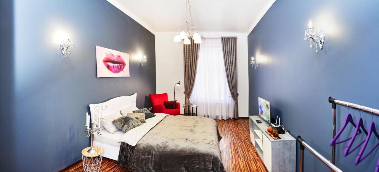 Designer Apartment In The Center Lviv Extérieur photo
